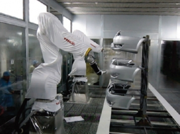 白山滑撬输送单侧挂保险杠机器人喷涂线